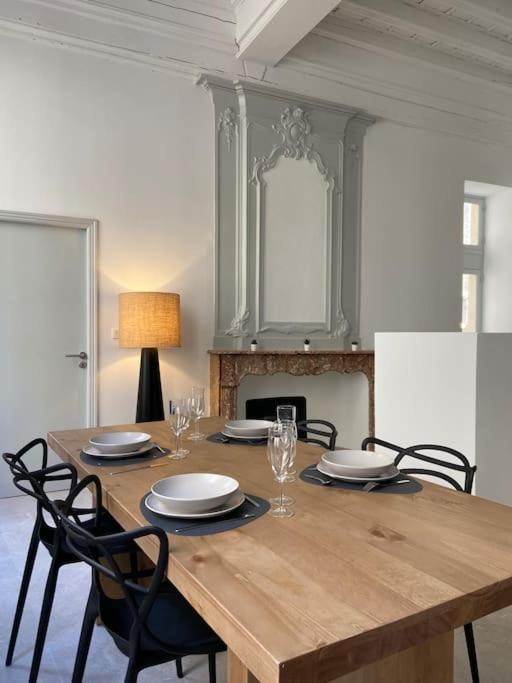 Appartement Avec Ventilateurs Proche Du Palais Des Papes Avignone Esterno foto
