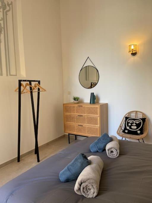 Appartement Avec Ventilateurs Proche Du Palais Des Papes Avignone Esterno foto